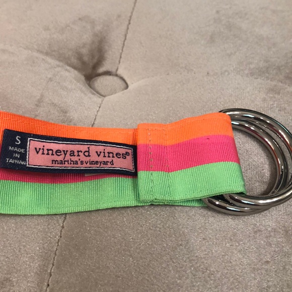 COPY - Belt by Vineyard Vines. Small - Picture 2 of 3